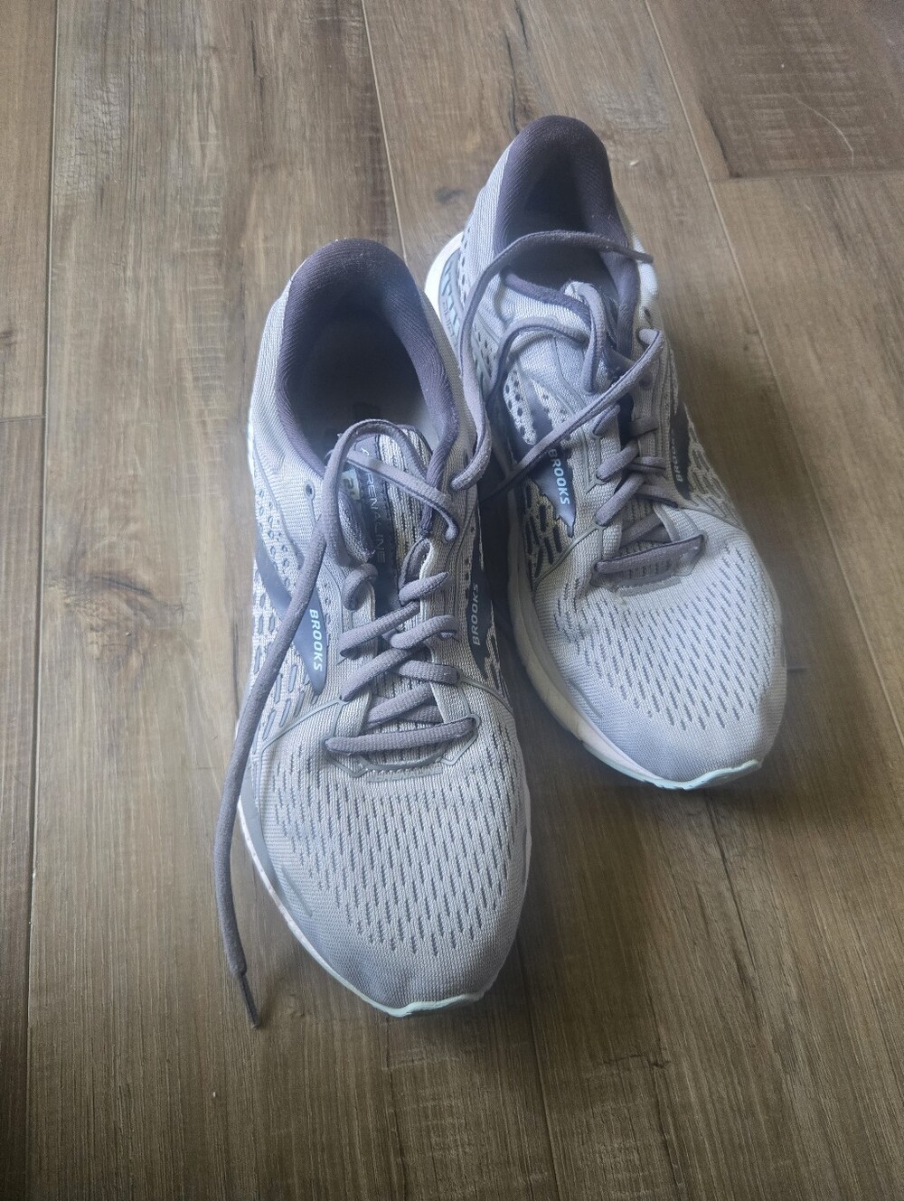 Brooks Adrenaline Women’s Running Shoes – Size 9